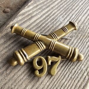 Vintage brooch Army 97th Artillery Corps pin soldier military gold tone US